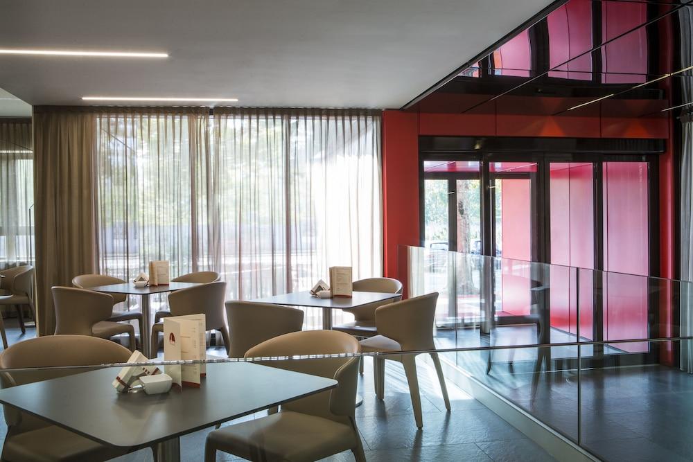 Una Hotels Bologna Fiera Exterior photo